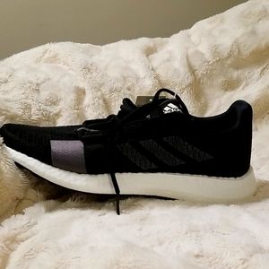 New Adidas SenseBOOST F33908 size 10.5